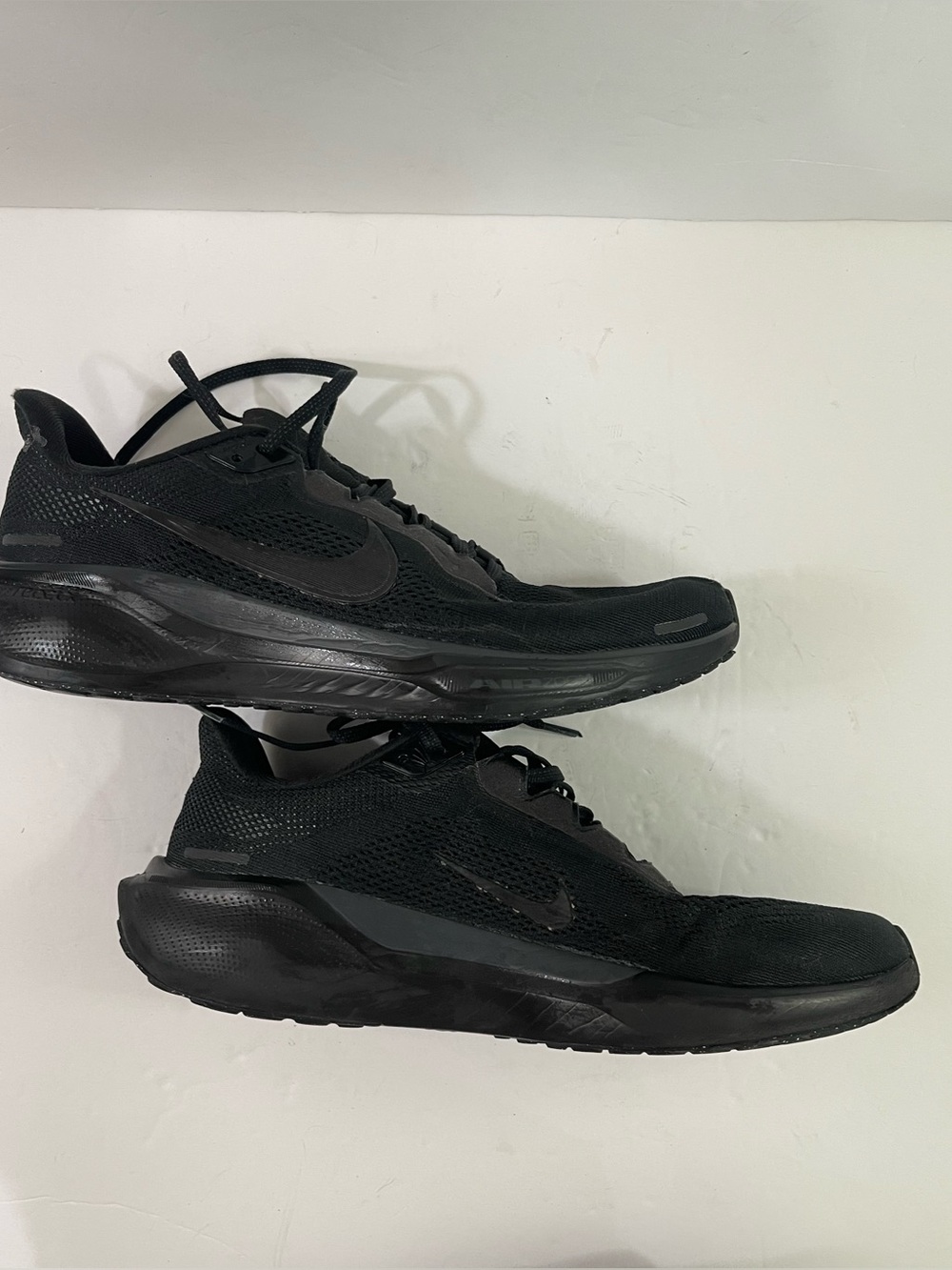 Nike Men's Black Athletic Running Shoes